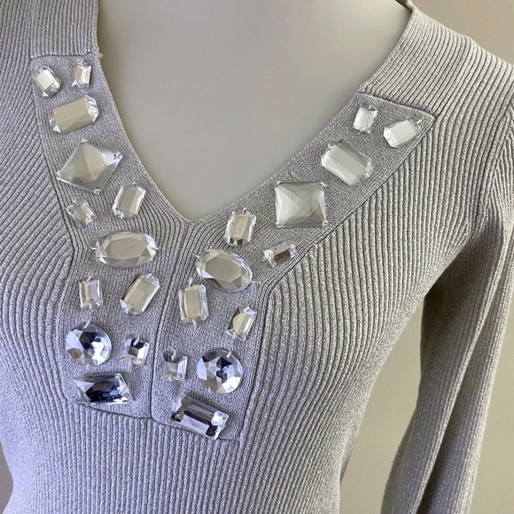 Vintage C'est City Silk Blend Jeweled Elegant Silver V-Neck Sweater - Picture 6 of 8